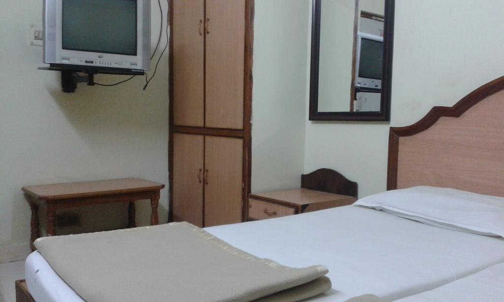 Hotel Agarala Residency تيروباتي الغرفة الصورة